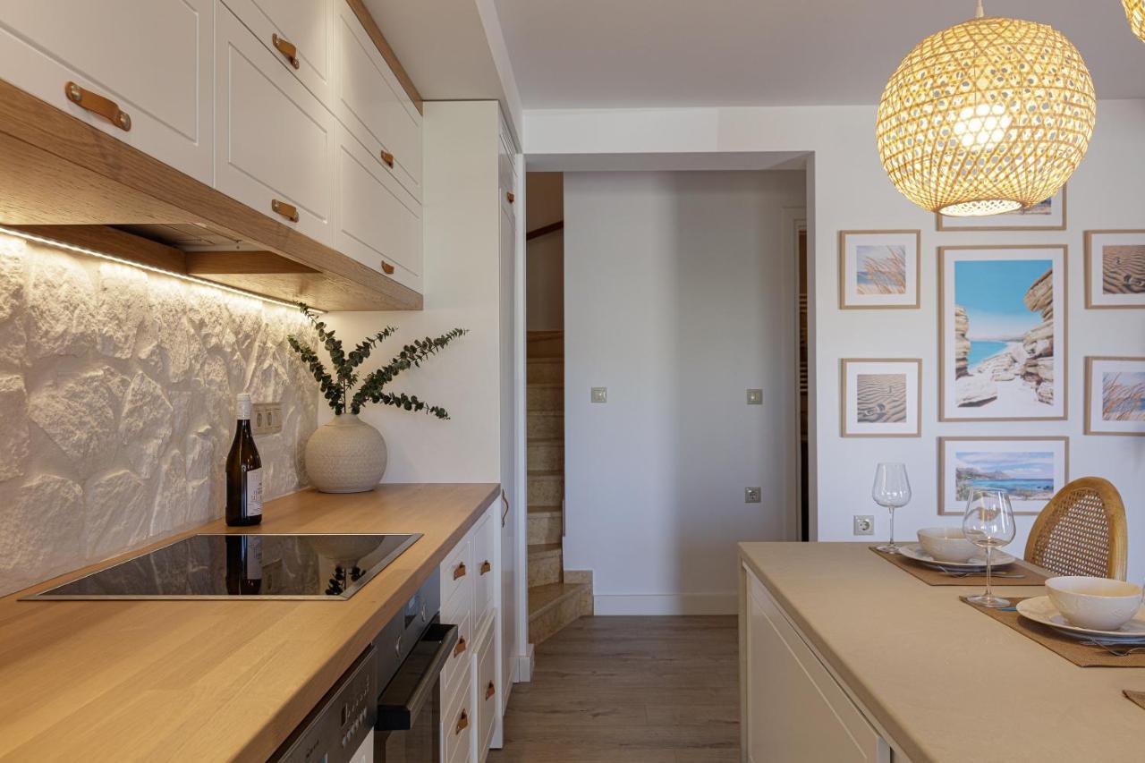 Villa Seashell -Wonderful Newly Renovated Villa On The Beach Galatas  Экстерьер фото