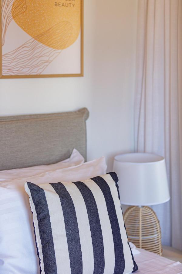 Villa Seashell -Wonderful Newly Renovated Villa On The Beach Galatas  Экстерьер фото