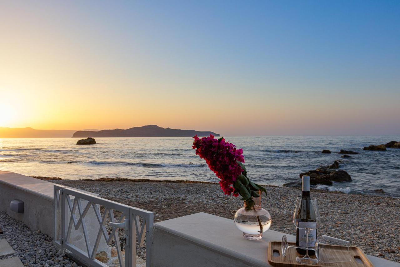 Villa Seashell -Wonderful Newly Renovated Villa On The Beach Galatas  Экстерьер фото