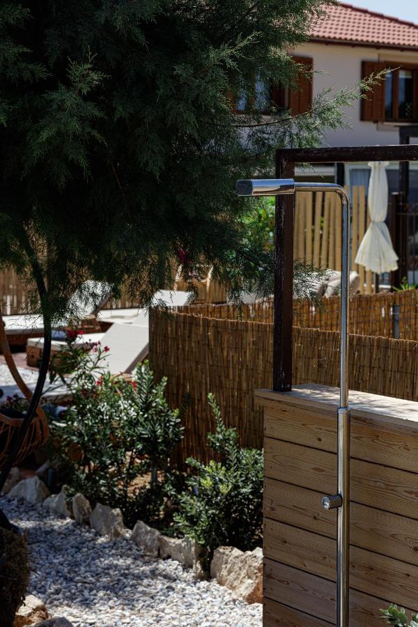 Villa Seashell -Wonderful Newly Renovated Villa On The Beach Galatas  Экстерьер фото