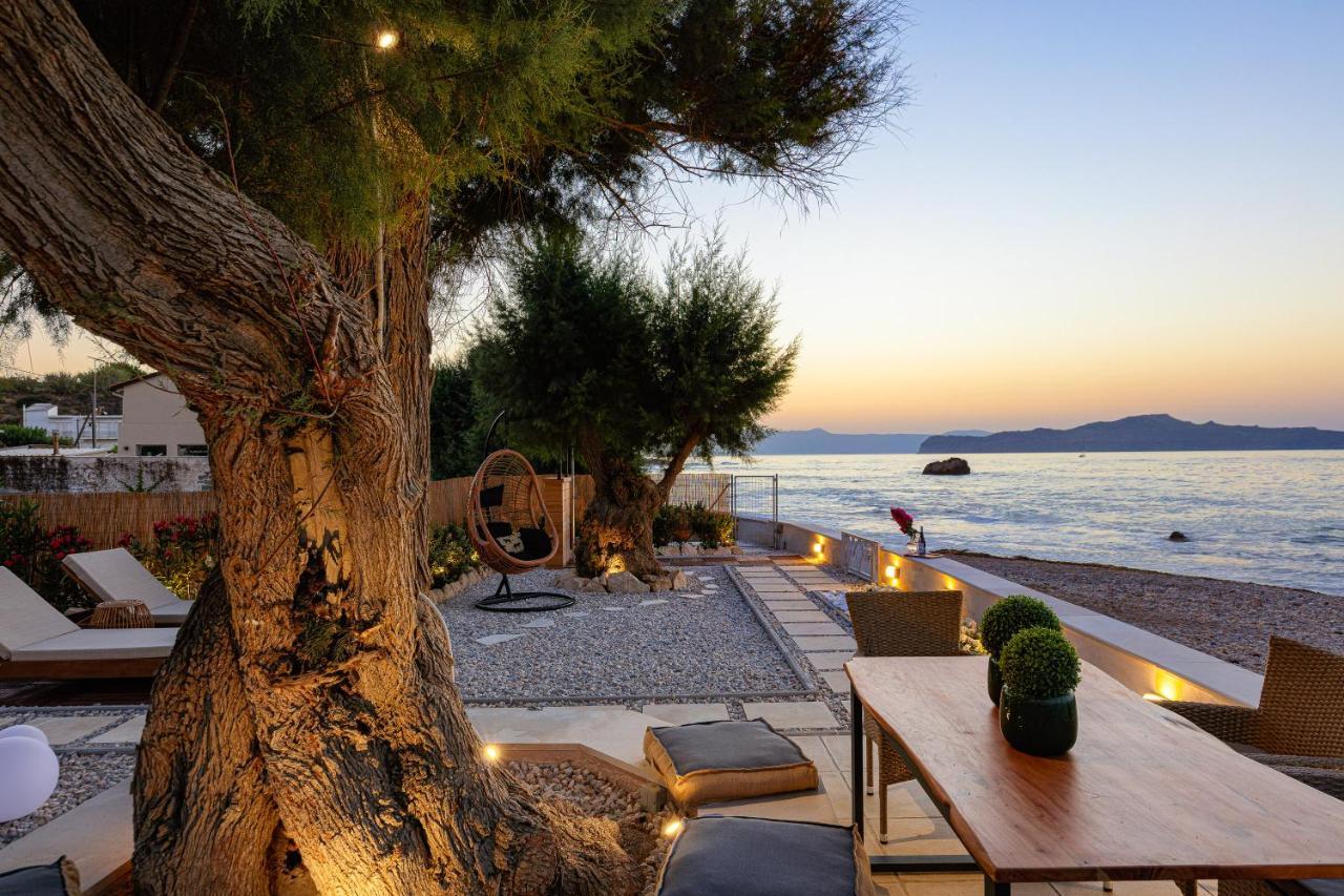 Villa Seashell -Wonderful Newly Renovated Villa On The Beach Galatas  Экстерьер фото
